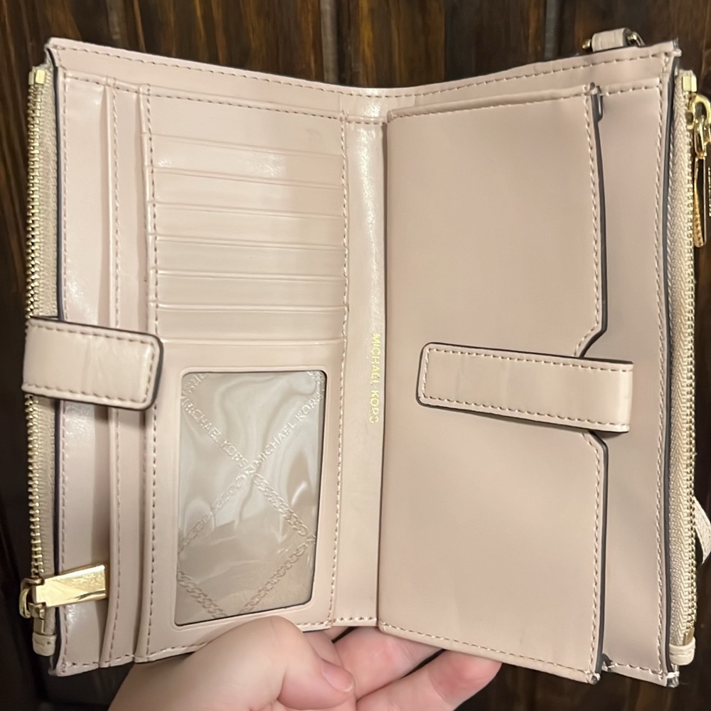 Michael Kors purse & wallet/wristlet Combo blush pink shades. - Picture 5 of 5